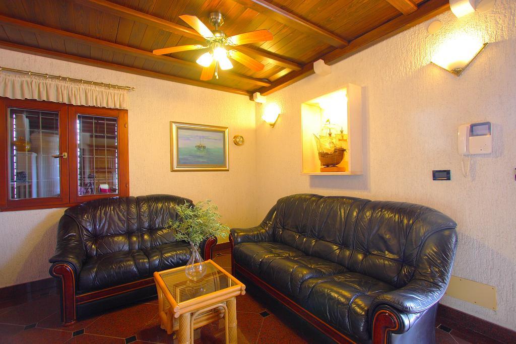 Holiday Home Olea - Sun, Sea, Sport & Comfort Splitska Kamer foto